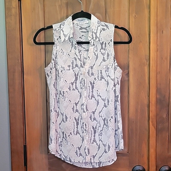 Express Snake Print Button up Tank - Picture 1 of 4